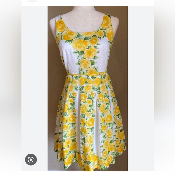 Ann Taylor Dresses & Skirts - Ann Taylor Loft petite Retro Style Dress
